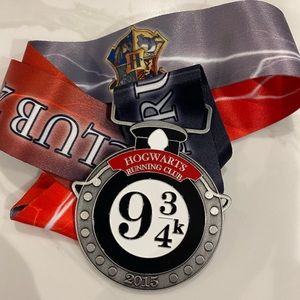 Harry Potter Hogwarts Running Club 2015 9 3/4K Run medal
